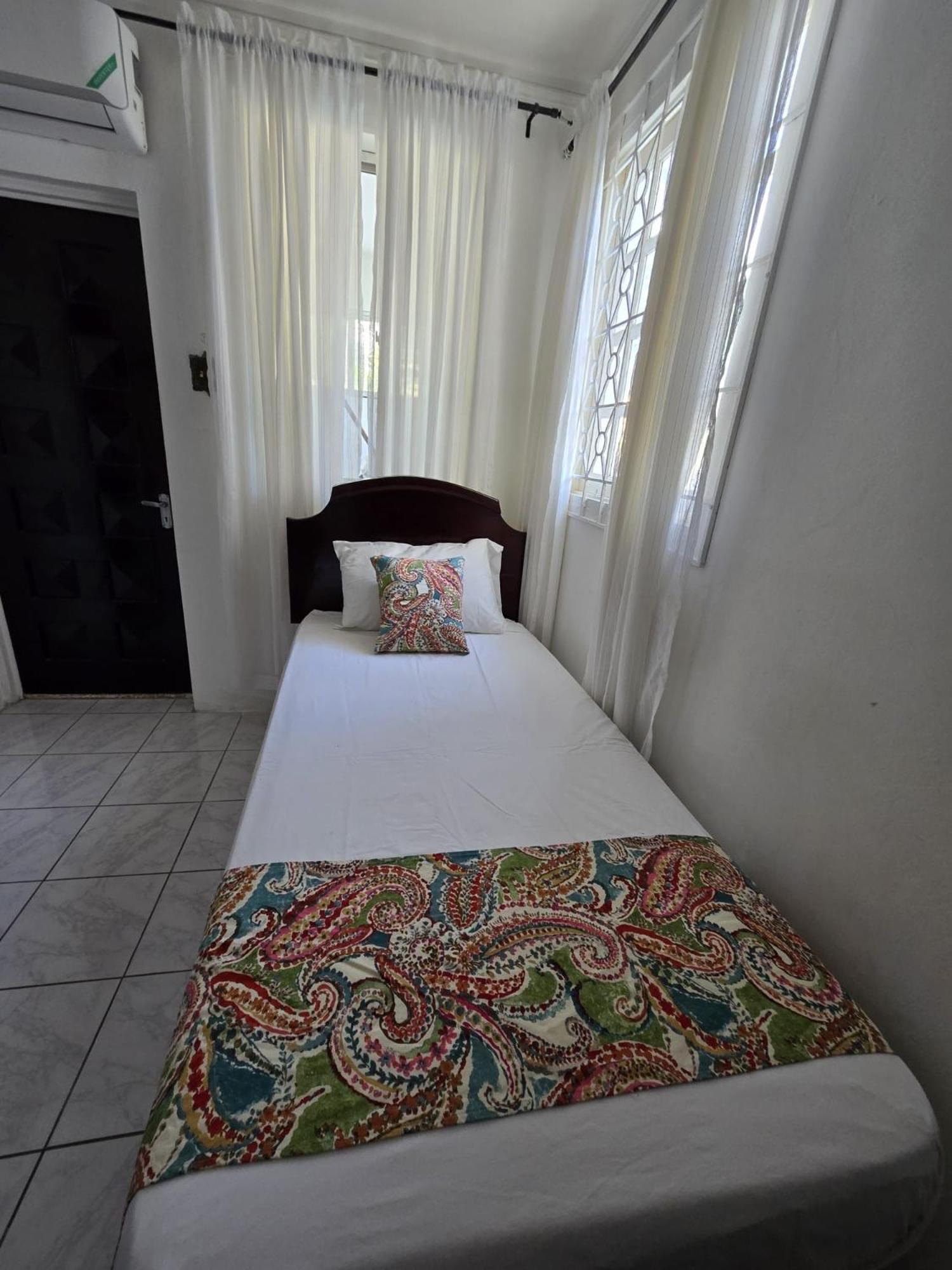 Paradise Palms Jamaica Vacation Rental มอนเทโกเบย์ ภายนอก รูปภาพ